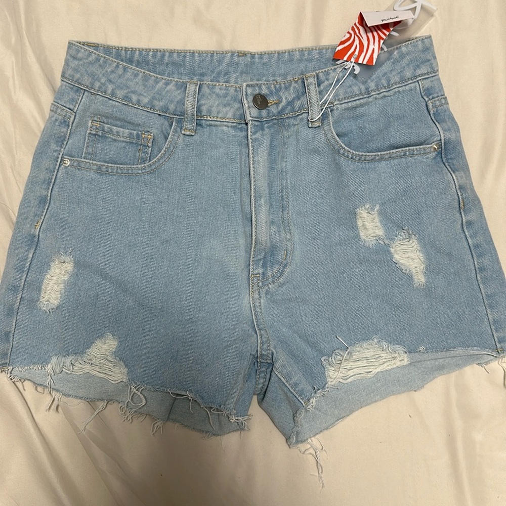 3/$40 NWT Sunflower embroidered shorts size medium